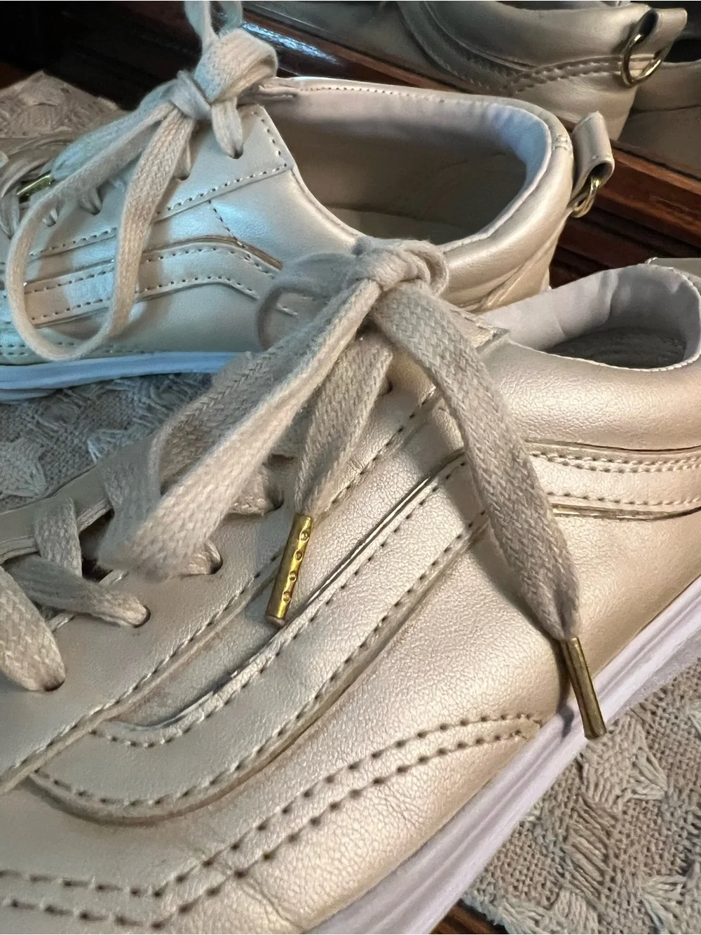 VANS OFF THE WALL Classic‎ Old Skool Low Top Sneakers Satin Gold Women's Size 5